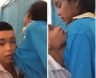 Hai em học sinh đóng cửa lén làm tình giờ ra chơi Hai em học sinh đóng cửa lén làm tình giờ ra chơi